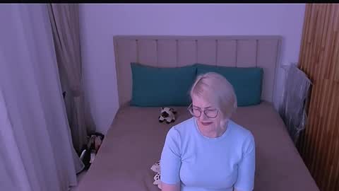Sabrina MacMarren online show from 24, 4, 2026