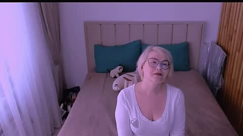 Sabrina MacMarren online show from 28, 4, 2026