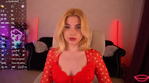 Snapshot of sabrinamuse chatting on 3, 2, 2025 Sabrina online show from 3, 2, 2025