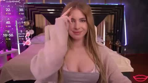 Snapshot of sabrinamuse chatting on 21, 10, 2025 Sabrina online show from 21, 10, 2025