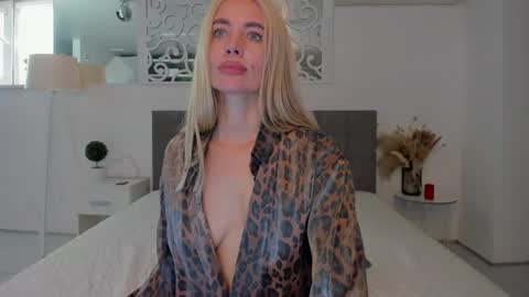 Sabrina online show from 7, 7, 2026