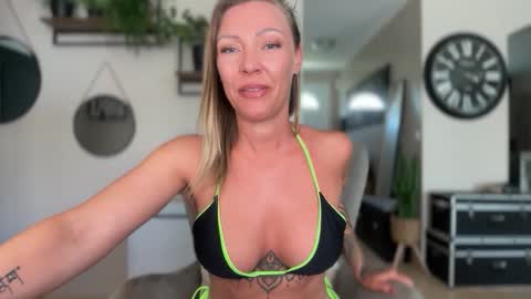 sacha__xx online show from 8, 6, 2026