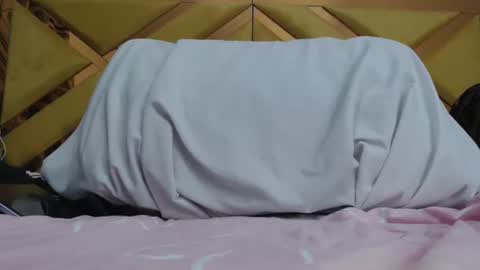 Sacha  Macgregor online show from 28, 4, 2026