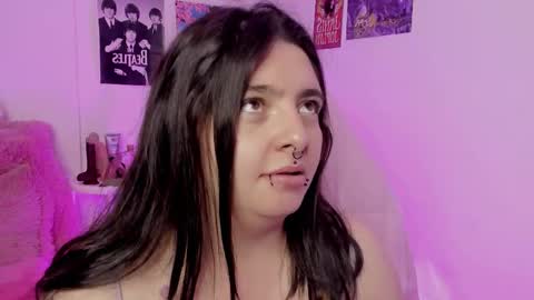 Snapshot of sachi_meow chatting on 8, 11, 2025 Ig online show from 8, 11, 2025