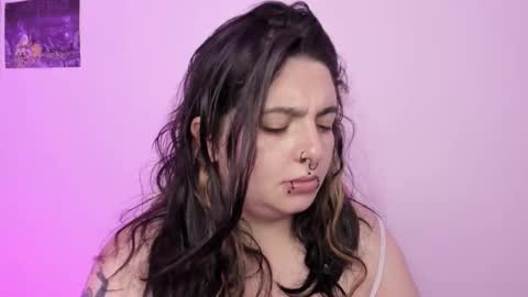 Snapshot of sachi_meow chatting on 19, 11, 2025 Ig online show from 19, 11, 2025