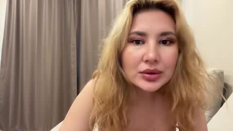 sacreed_lovee online show from 5, 6, 2026
