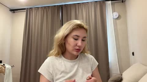 sacreed_lovee online show from 30, 7, 2026