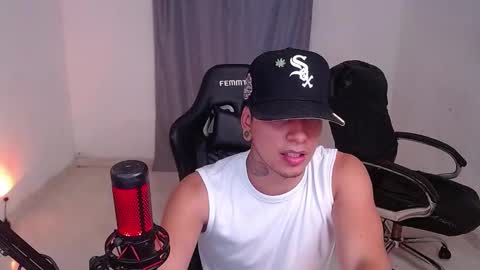 saenz_hotx online show from 31, 1, 2025