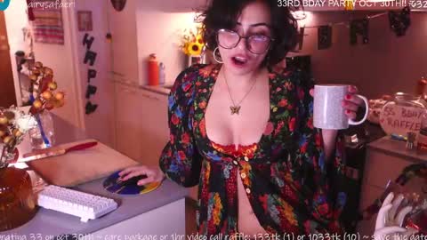 Snapshot of safaeri chatting on 28, 10, 2025 Safa online show from 28, 10, 2025