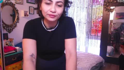 Snapshot of safaeri chatting on 3, 11, 2025 Safa online show from 3, 11, 2025