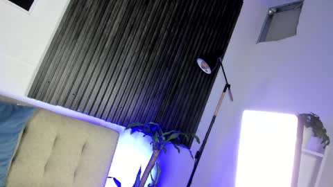 safiro_evans online show from 18, 4, 2026