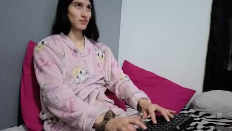 Safiro Queen online show from 4, 6, 2026