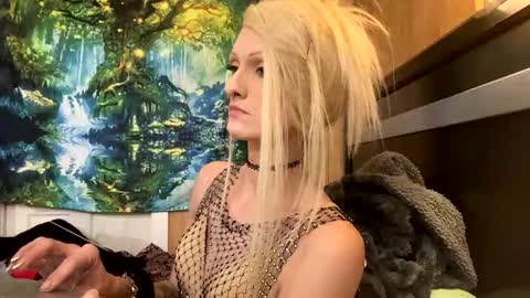 Snapshot of sailaway9694 chatting on 24, 11, 2025 PupTwink online show from 24, 11, 2025