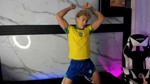 Snapshot of saimonvela chatting on 16, 11, 2025 Juan online show from 16, 11, 2025