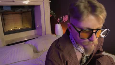 saint__vicious online show from 4, 3, 2025