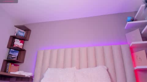  Sally White  online show from 10, 9, 2025