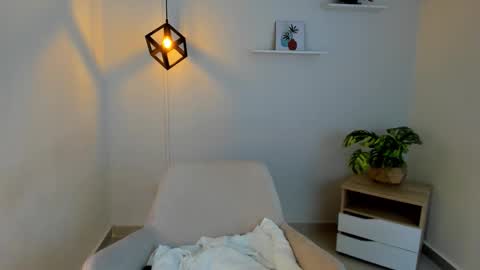 Salome velour online show from 4, 2, 2026