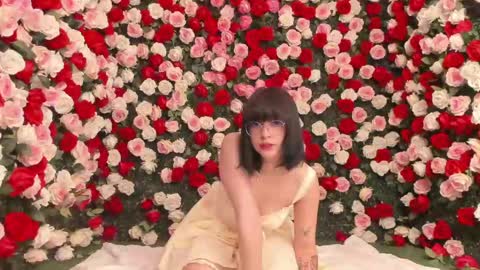 Salome velour online show from 3, 6, 2026