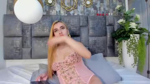 Salome Larzon online show from 22, 4, 2026