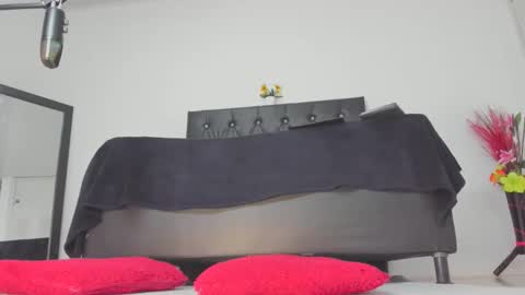 Snapshot of salomeswet chatting on 15, 5, 2026 martina online show from 15, 5, 2026