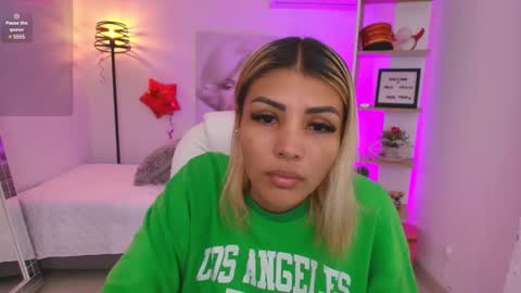 Snapshot of saloomee__ chatting on 12, 3, 2025 SALOME online show from 12, 3, 2025