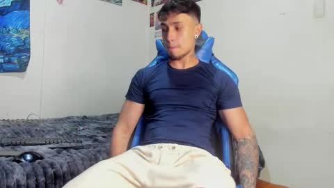 Snapshot of salvatore_dereck chatting on 20, 11, 2025 online show from 20, 11, 2025