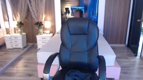 SAM MANSON online show from 10, 11, 2025