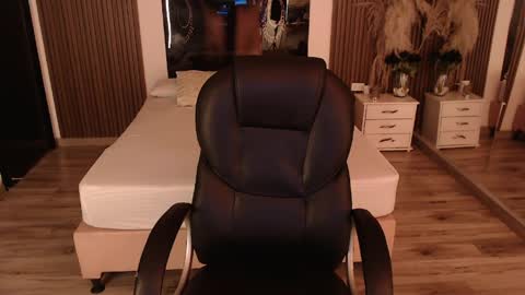 SAM MANSON online show from 7, 4, 2026