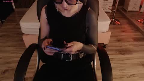 SAM MANSON online show from 18, 4, 2026