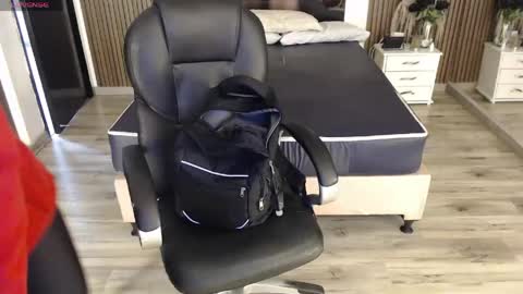 SAM MANSON online show from 21, 4, 2026