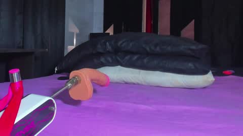 Snapshot of sam_naughty18 chatting on 20, 5, 2026 sam_naughty18 online show from 20, 5, 2026