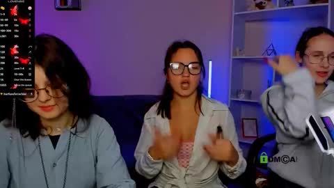 Snapshot of samanta_hotty chatting on 17, 10, 2025 samanta_hotty online show from 17, 10, 2025