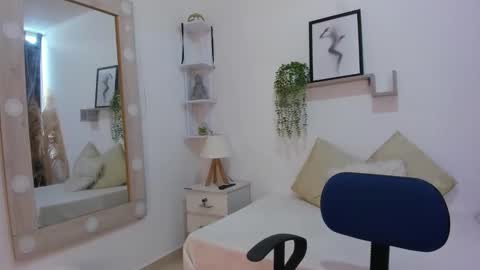 Snapshot of samanta_monroe4 chatting on 29, 9, 2025 samanta online show from 29, 9, 2025