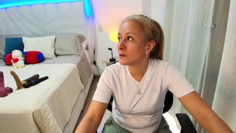 Snapshot of samanta_stone69 chatting on 4, 6, 2026 Samanta Stone online show from 4, 6, 2026