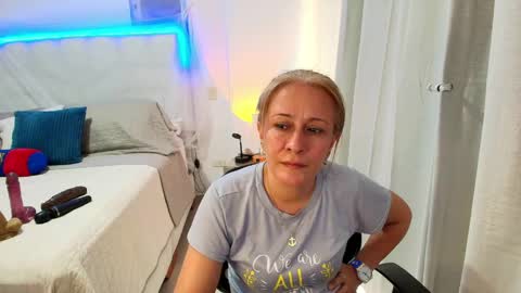 Snapshot of samanta_stone69 chatting on 9, 6, 2026 Samanta Stone online show from 9, 6, 2026