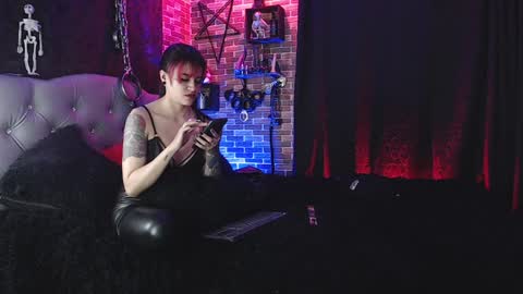 Snapshot of samantha_abrill chatting on 6, 1, 2025 Samantha and Victor online show from 6, 1, 2025