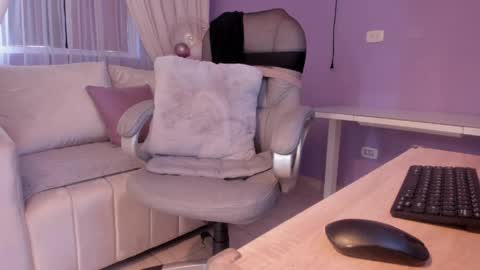 samantha_thompsoon online show from 8, 6, 2026