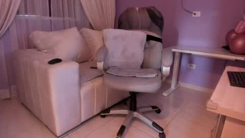 samantha_thompsoon online show from 27, 7, 2026