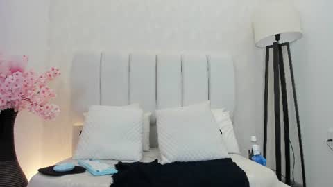 Snapshot of samanthaa_hill chatting on 3, 8, 2026 . Samantha . online show from 3, 8, 2026