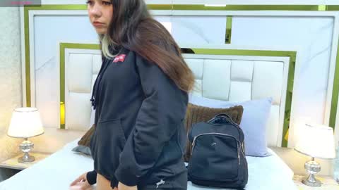 samanthaa_sm online show from 27, 4, 2026
