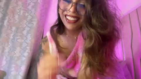 Samantha Bernardo online show from 6, 3, 2026