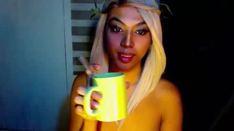 Snapshot of samanthag_17 chatting on 4, 12, 2025 Samantha online show from 4, 12, 2025