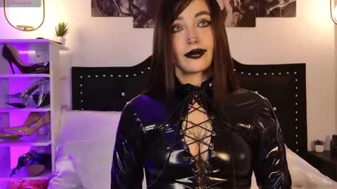 Snapshot of samanthagrant_ chatting on 2, 11, 2025 IGSamanthaGrant 10 online show from 2, 11, 2025