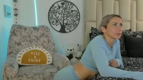 Snapshot of samanthaxmami chatting on 2, 2, 2025 Samixmami online show from 2, 2, 2025