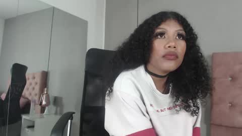 Snapshot of samaragrey18 chatting on 19, 2, 2025 samaragrey18 online show from 19, 2, 2025
