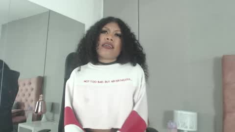 Snapshot of samaragrey18 chatting on 19, 2, 2025 samaragrey18 online show from 19, 2, 2025