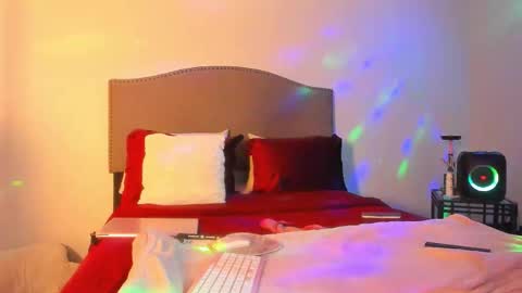 Yaya online show from 1, 12, 2025