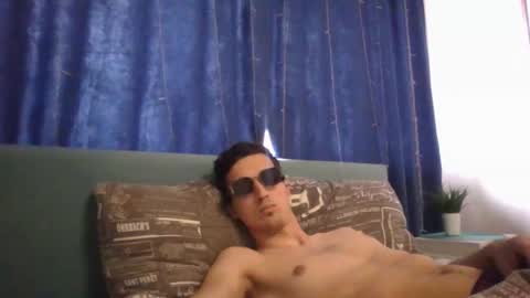 Snapshot of samcumtv chatting on 19, 10, 2025 multitooman online show from 19, 10, 2025