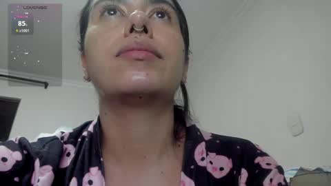 Samantha Santacoloma online show from 5, 3, 2025