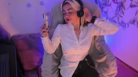   online show from 5, 2, 2025